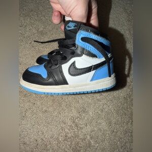 Toddler Nike Air Jordan 1 High “UNC” – Black/University Blue – Size 6